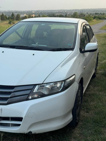 honda-city-12l-mt-big-2