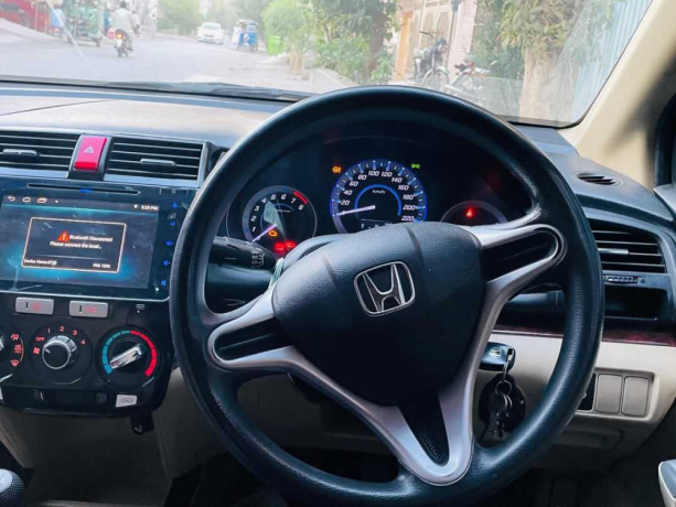honda-city-15l-aspire-mt-big-5