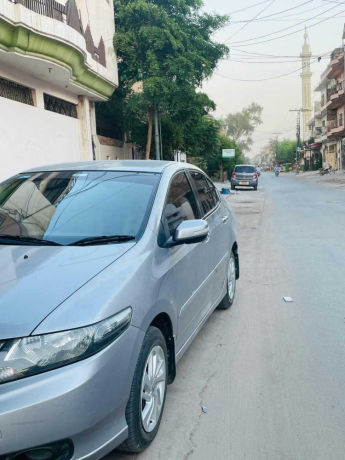 honda-city-15l-aspire-mt-big-2