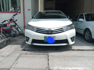 toyota-corolla-altis-grande-x-cvt-i-18-beige-interior