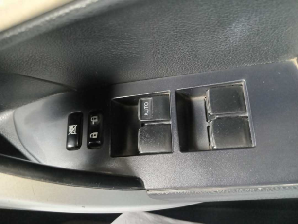 toyota-corolla-altis-grande-x-cvt-i-18-beige-interior-big-6