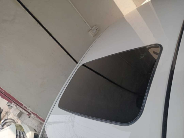 toyota-corolla-altis-grande-x-cvt-i-18-beige-interior-big-4