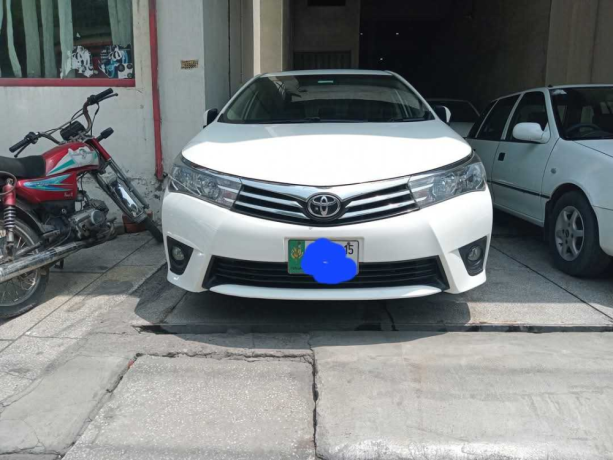 toyota-corolla-altis-grande-x-cvt-i-18-beige-interior-big-0