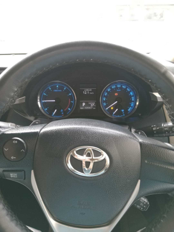 toyota-corolla-altis-grande-x-cvt-i-18-beige-interior-big-5