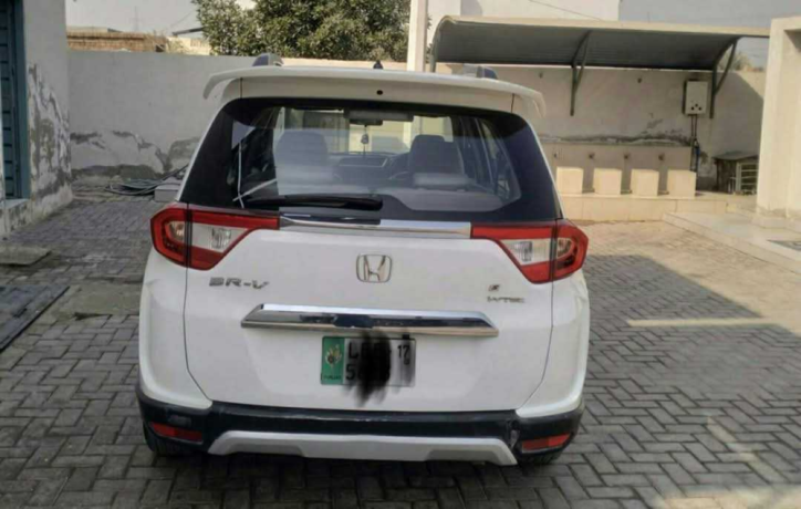 honda-br-v-i-vtec-s-big-2