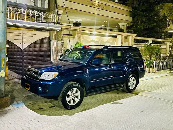 toyota-surf-2005-big-2