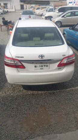 toyota-premio-x-package-18-2013-big-1
