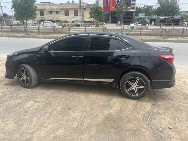 toyota-corolla-altis-cvt-i-big-0