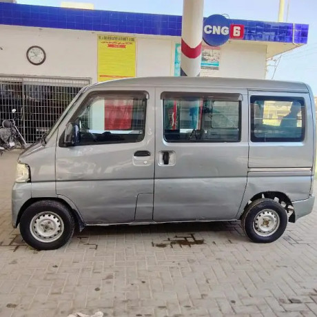 nissan-clipper-2013-big-5