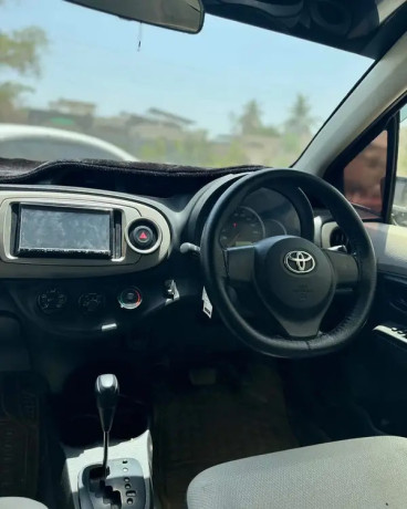 vitz-2014-reg-2016-big-6