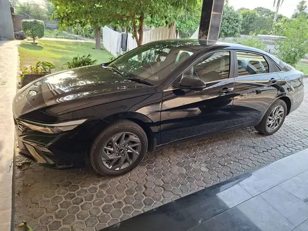 hyundai-elantra-2024-sage-green-big-0