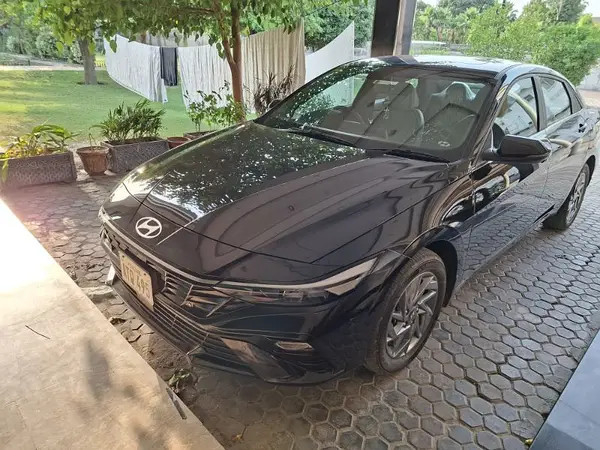 hyundai-elantra-2024-sage-green-big-1