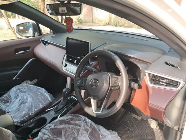 toyota-corolla-cross-hev-x-2024-big-4