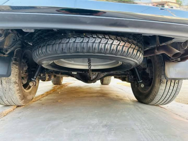 toyota-fortuner-27-v-big-12