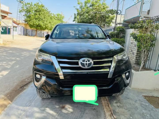 toyota-fortuner-27-v-big-0