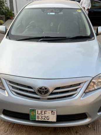 toyota-corolla-gli-2013-big-0