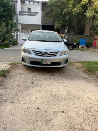 toyota-corolla-gli-2013-big-1
