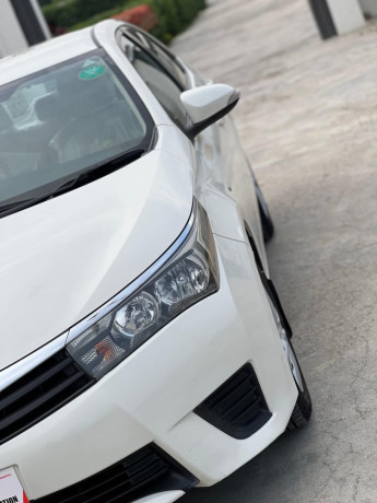 toyota-corolla-altis-x-manual-16-big-5