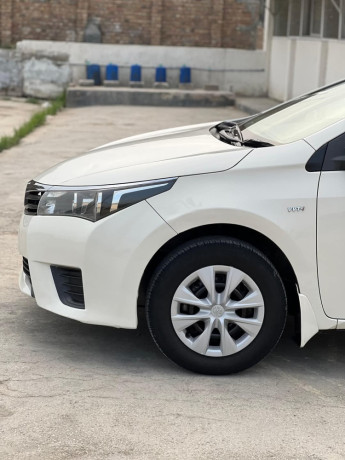 toyota-corolla-altis-x-manual-16-big-7
