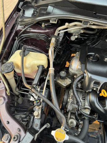 toyota-corolla-altis-x-manual-16-big-14