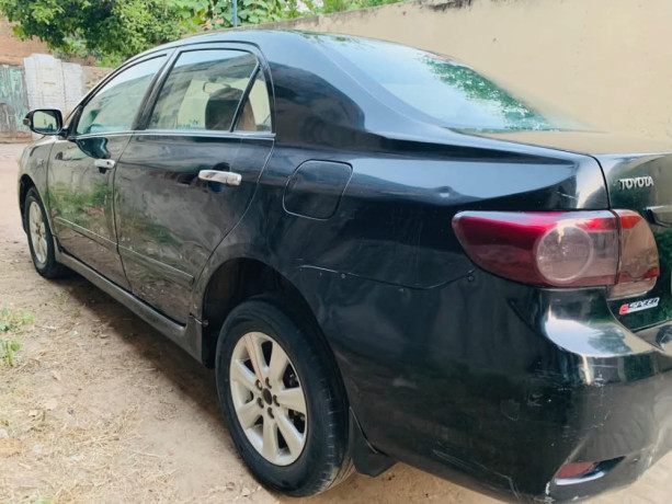toyota-corolla-altis-x-manual-16-big-10