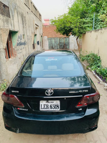 toyota-corolla-altis-x-manual-16-big-3