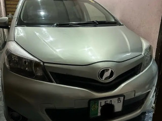 toyota-vitz-20111415
