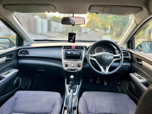honda-city-12l-mt-big-13