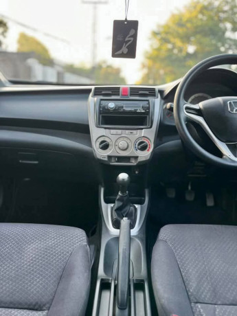 honda-city-12l-mt-big-14