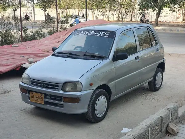 daihatsu-cuore-2010-big-1