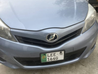 toyota-vitz-f-10