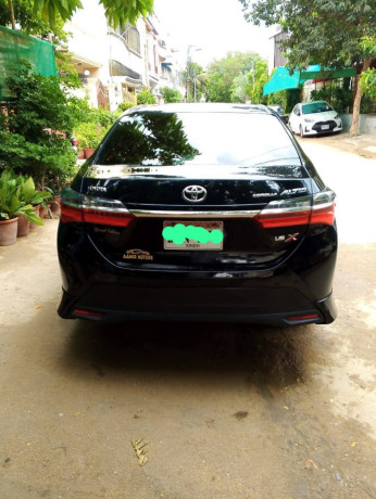 toyota-corolla-altis-16-x-cvt-i-big-2