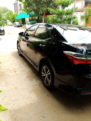 toyota-corolla-altis-16-x-cvt-i-big-1