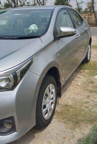 toyota-corolla-altis-x-manual-16-big-3