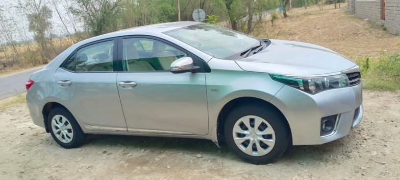 toyota-corolla-altis-x-manual-16-big-5