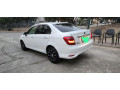 toyota-corolla-axio-hybrid-15-2016-small-1