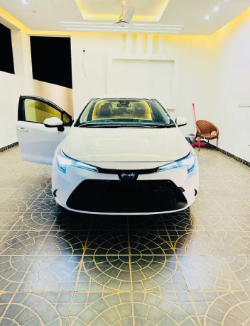 toyota-corolla-hybrid-latest-modal-jo-pakistan-ma-2026-ma-ana-hai-big-9
