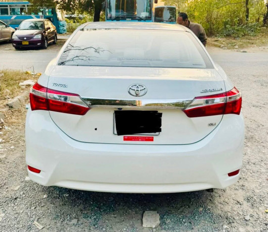 toyota-corolla-altis-x-manual-16-big-2