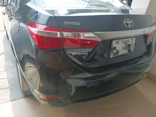 toyota-corolla-altis-x-manual-16-big-3