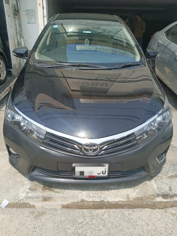 toyota-corolla-altis-x-manual-16-big-0