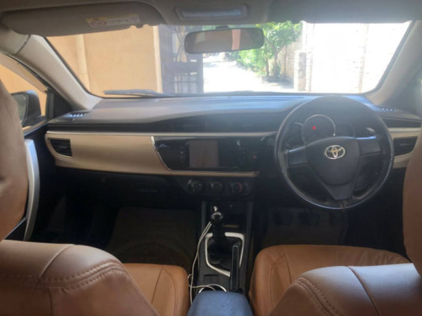 toyota-corolla-altis-x-manual-16-big-13