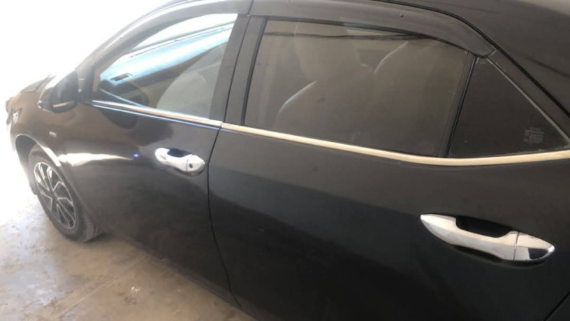 toyota-corolla-altis-x-manual-16-big-7