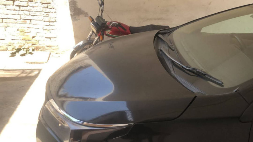 toyota-corolla-altis-x-manual-16-big-5