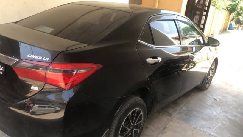 toyota-corolla-altis-x-manual-16-big-11