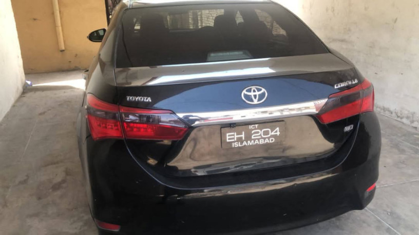 toyota-corolla-altis-x-manual-16-big-10