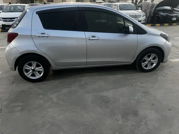 toyota-vitz-big-8