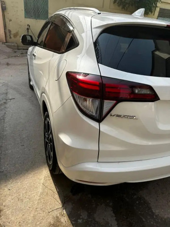 honda-vezel-2016-big-7
