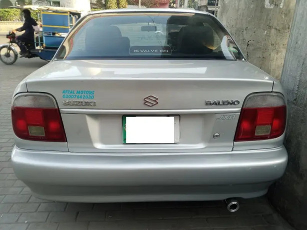 suzuki-baleno-20052006-big-0