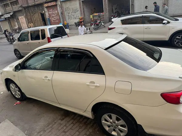 toyota-corolla-gli-2014-big-3