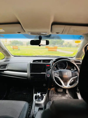 honda-fit-hybrid-big-2